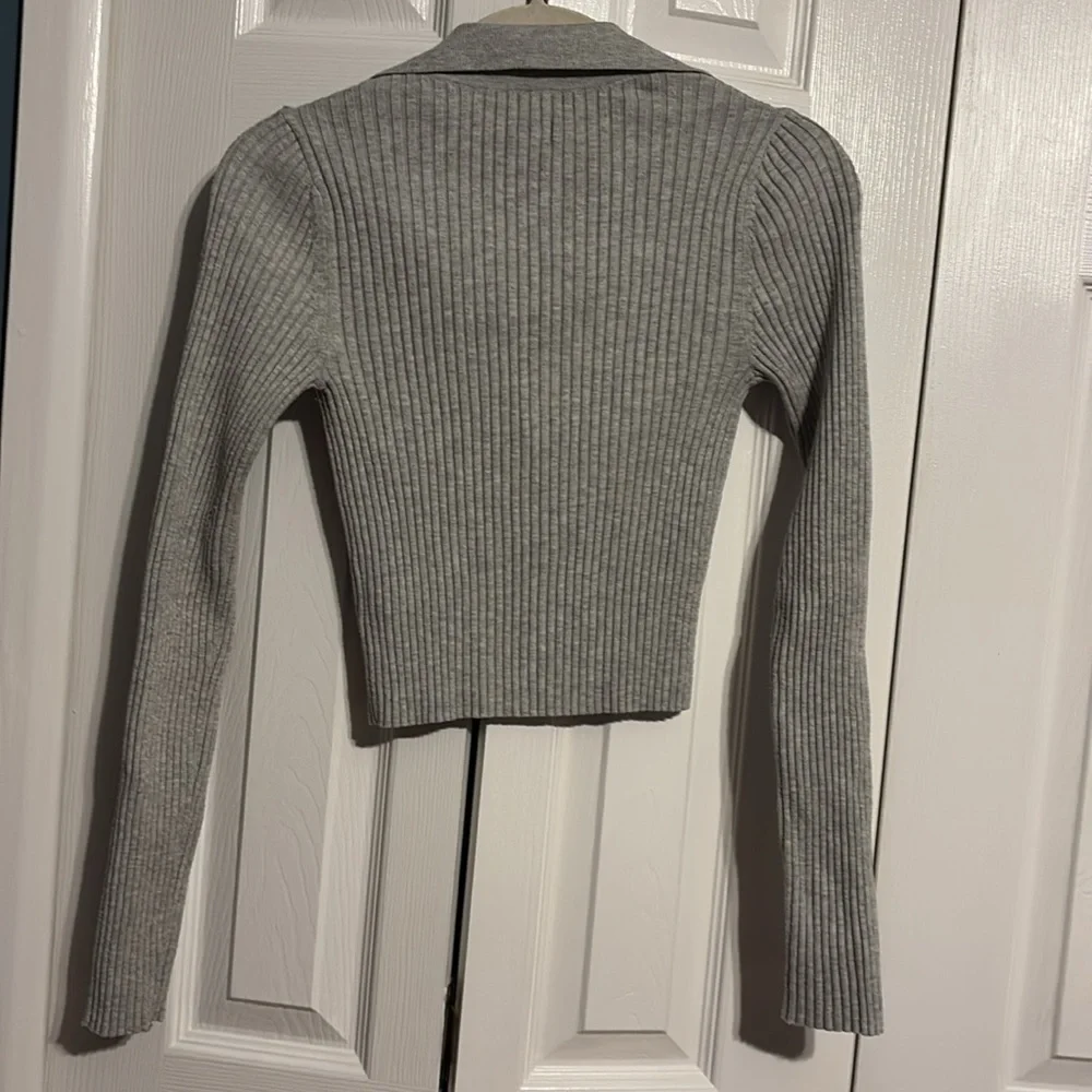 Aerie long sleeve ribbed v neck button down collared shirt in gray size XS NWOT - Picture 7 of 7